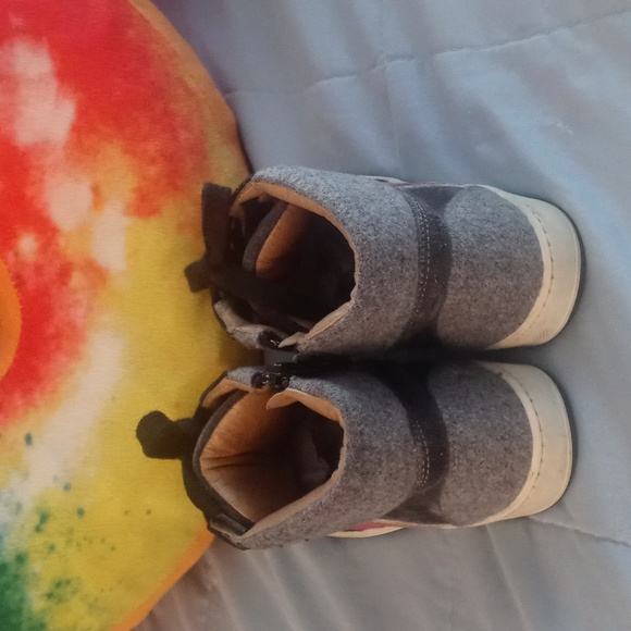 Fendi kids sneakers, GUC - Picture 2 of 5